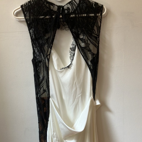 Simkhai white satin evening dress with black lace trim size 10 - Picture 5 of 6